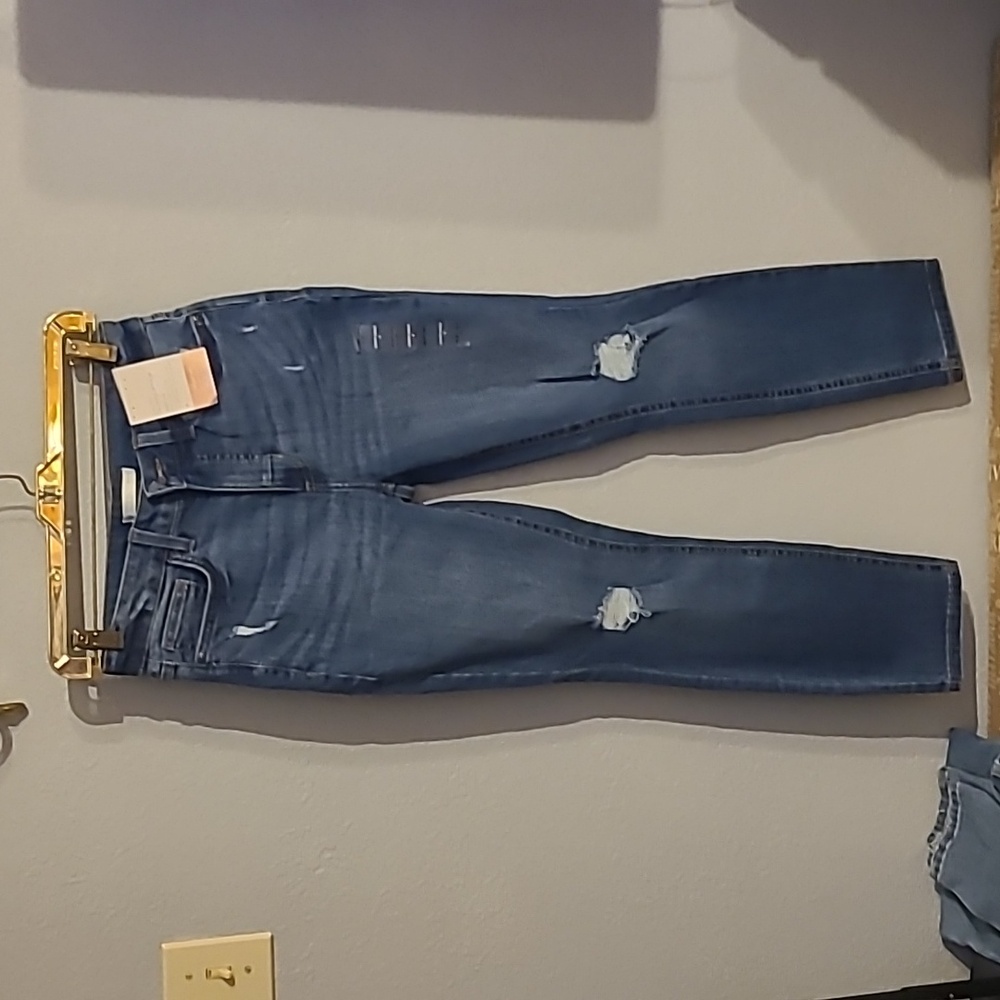 NWT Lauren Conrad  High Rise Skinny Ankle jeans.